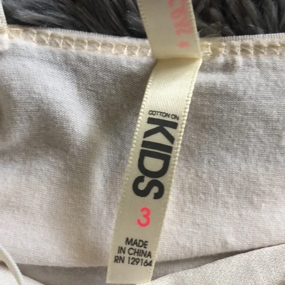 LITTLE PRINCESS Charming little girls’ cream-colored tulle dress - Picture 4 of 4